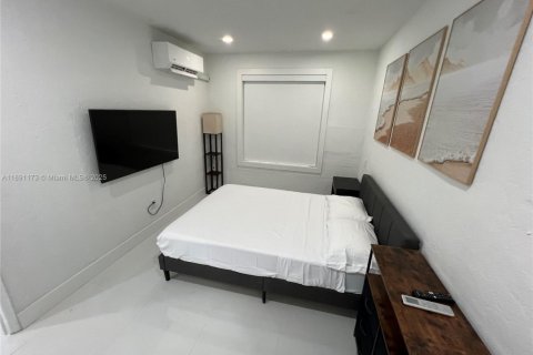 Снять в аренду виллу или дом в Майами-Бич, Флорида 3 спальни, 92.9м2, № 1944537 - фото 12