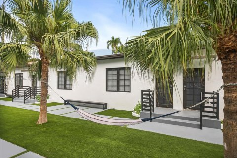 Снять в аренду виллу или дом в Майами-Бич, Флорида 3 спальни, 92.9м2, № 1944537 - фото 20