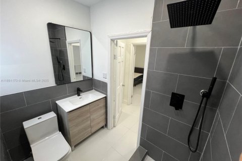 Снять в аренду виллу или дом в Майами-Бич, Флорида 3 спальни, 92.9м2, № 1944537 - фото 18