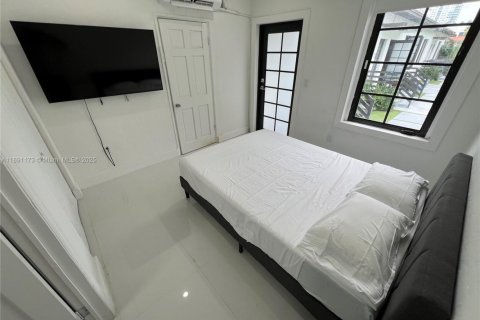 Снять в аренду виллу или дом в Майами-Бич, Флорида 3 спальни, 92.9м2, № 1944537 - фото 6