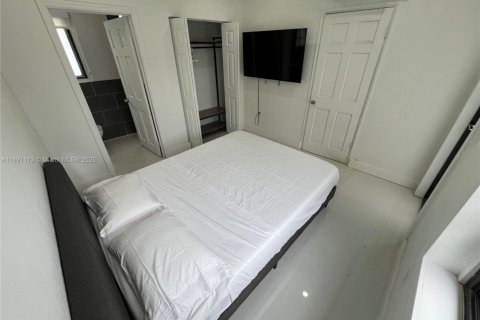 Снять в аренду виллу или дом в Майами-Бич, Флорида 3 спальни, 92.9м2, № 1944537 - фото 7