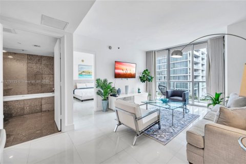 Copropriété à vendre à Miami, Floride: 1 chambre, 81.38 m2 № 1737980 - photo 4