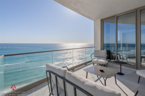 Condo à Sunny Isles Beach, Floride, 4 chambres  № 2019524