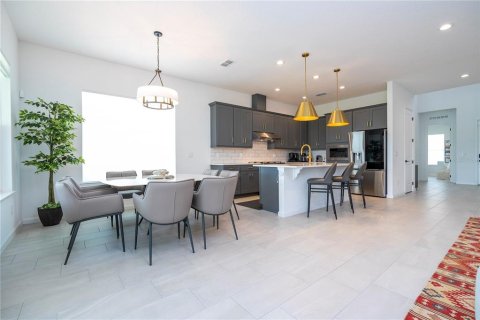 House in Winter Garden, Florida 5 bedrooms, 361.76 sq.m. № 2211532 - photo 11