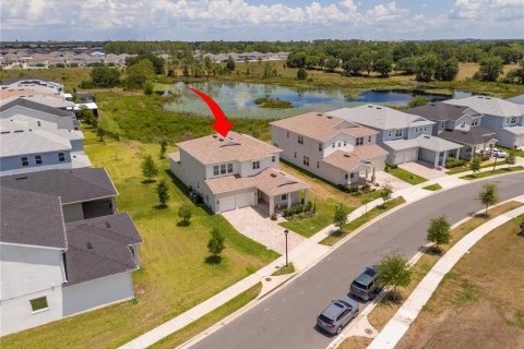 House in Winter Garden, Florida 5 bedrooms, 361.76 sq.m. № 2211532 - photo 3