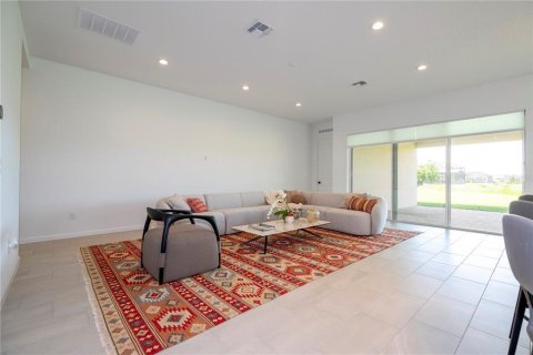 House in Winter Garden, Florida 5 bedrooms, 361.76 sq.m. № 2211532 - photo 16