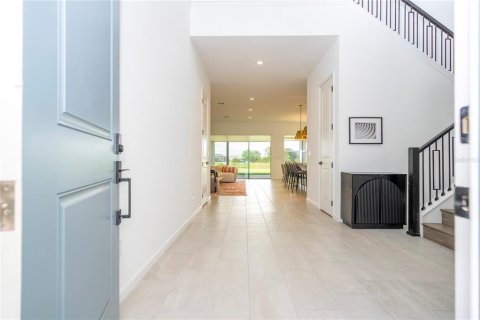 House in Winter Garden, Florida 5 bedrooms, 361.76 sq.m. № 2211532 - photo 8