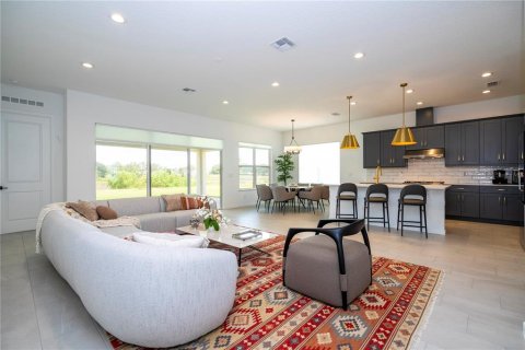 House in Winter Garden, Florida 5 bedrooms, 361.76 sq.m. № 2211532 - photo 15