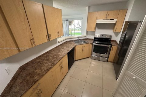 Appartement à louer à Oakland Park, Floride: 2 chambres, 94.76 m2 № 1952396 - photo 4