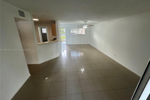 Appartement à louer à Oakland Park, Floride: 2 chambres, 94.76 m2 № 1952396 - photo 7