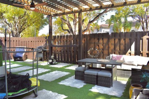 Снять в аренду виллу или дом в Дорал, Флорида 4 спальни, 212.47м2, № 2031165 - фото 15