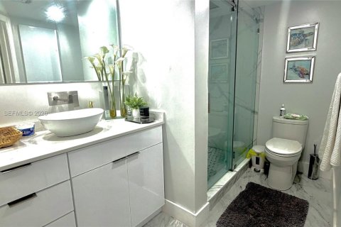 Снять в аренду виллу или дом в Дорал, Флорида 4 спальни, 212.47м2, № 2031165 - фото 9