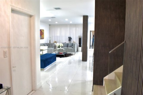 Снять в аренду виллу или дом в Дорал, Флорида 4 спальни, 212.47м2, № 2031165 - фото 3