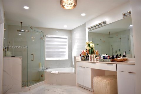 Снять в аренду виллу или дом в Дорал, Флорида 4 спальни, 212.47м2, № 2031165 - фото 13