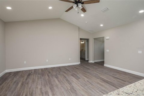 House in Avon Park, Florida 3 bedrooms, 151.62 sq.m. № 1422691 - photo 7