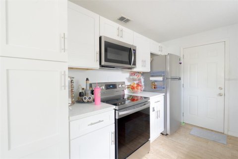 House in Orlando, Florida 3 bedrooms, 117.43 sq.m. № 1620325 - photo 8