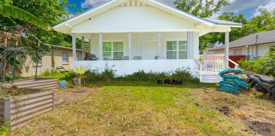 House in Orlando, Florida 3 bedrooms, 117.43 sq.m. № 1620325