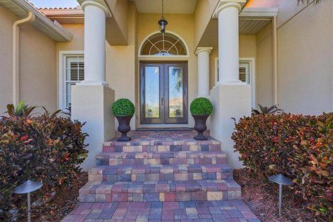 House in Cortez, Florida 4 bedrooms, 347.64 sq.m. № 1557103 - photo 3