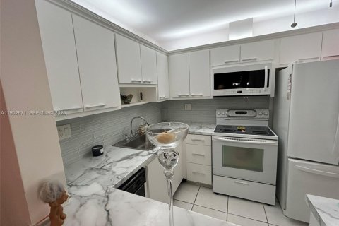 Copropriété à vendre à Margate, Floride: 1 chambre, 63.17 m2 № 2008611 - photo 17