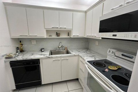 Copropriété à vendre à Margate, Floride: 1 chambre, 63.17 m2 № 2008611 - photo 18