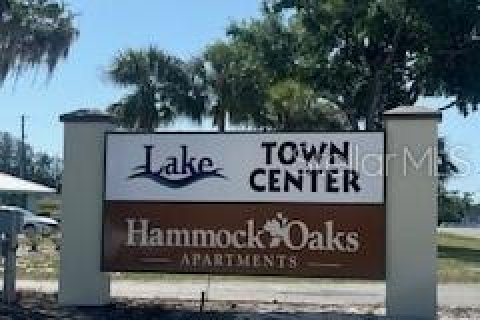Propiedad comercial en alquiler en Mount Dora, Florida, 105.54 m2 № 1690561 - foto 4