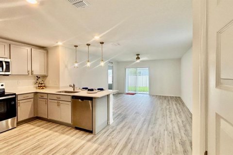 Villa ou maison à louer à Poinciana, Floride: 3 chambres, 140.84 m2 № 2411580 - photo 25