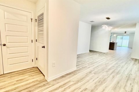 Villa ou maison à louer à Poinciana, Floride: 3 chambres, 140.84 m2 № 2411580 - photo 15