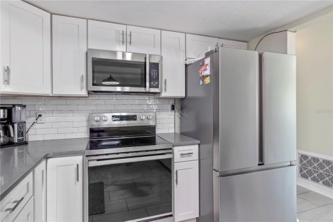House in Ocala, Florida 2 bedrooms, 120.4 sq.m. № 1909060 - photo 15