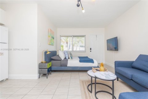 Villa ou maison à louer à Fort Lauderdale, Floride: 42.46 m2 № 2388492 - photo 11