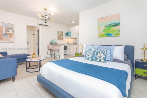 Villa ou maison à louer à Fort Lauderdale, Floride: 42.46 m2 № 2388492 - photo 7