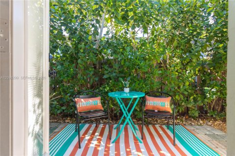 Villa ou maison à louer à Fort Lauderdale, Floride: 42.46 m2 № 2388492 - photo 21