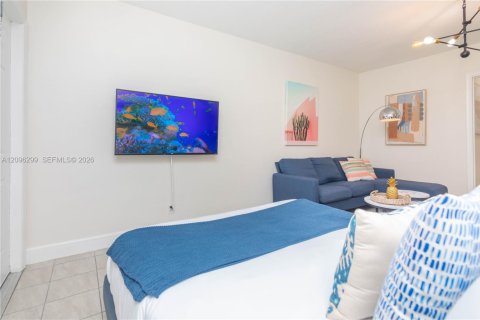 Villa ou maison à louer à Fort Lauderdale, Floride: 42.46 m2 № 2388492 - photo 6
