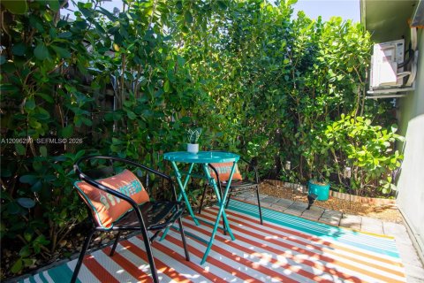 Villa ou maison à louer à Fort Lauderdale, Floride: 42.46 m2 № 2388492 - photo 23
