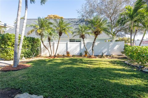 Villa ou maison à louer à Fort Lauderdale, Floride: 42.46 m2 № 2388492 - photo 25