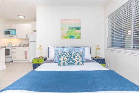 Villa ou maison à louer à Fort Lauderdale, Floride: 42.46 m2 № 2388492 - photo 9