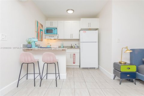 Villa ou maison à louer à Fort Lauderdale, Floride: 42.46 m2 № 2388492 - photo 4