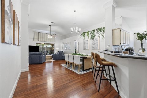 Villa ou maison à vendre à Tampa, Floride: 4 chambres, 157.84 m2 № 2148329 - photo 4