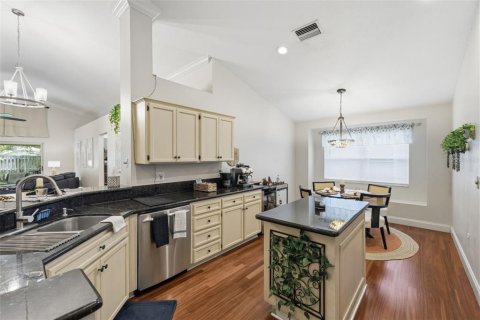 Villa ou maison à vendre à Tampa, Floride: 4 chambres, 157.84 m2 № 2148329 - photo 5