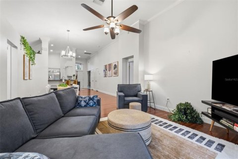 Villa ou maison à vendre à Tampa, Floride: 4 chambres, 157.84 m2 № 2148329 - photo 10