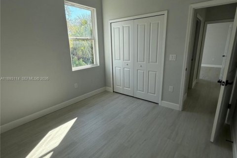 Купить виллу или дом в Порт-Шарлотт, Флорида 4 спальни, № 1945224 - фото 27