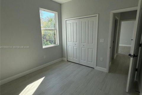 Купить виллу или дом в Порт-Шарлотт, Флорида 4 спальни, № 1945224 - фото 28