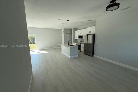 Купить виллу или дом в Порт-Шарлотт, Флорида 4 спальни, № 1945224 - фото 22