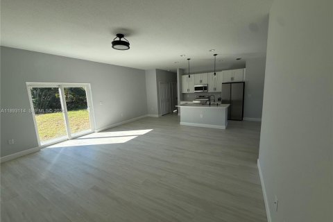 Купить виллу или дом в Порт-Шарлотт, Флорида 4 спальни, № 1945224 - фото 25