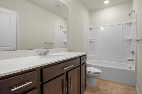 House in Clermont, Florida 4 bedrooms, 146.79 sq.m. № 2218217 - photo 21