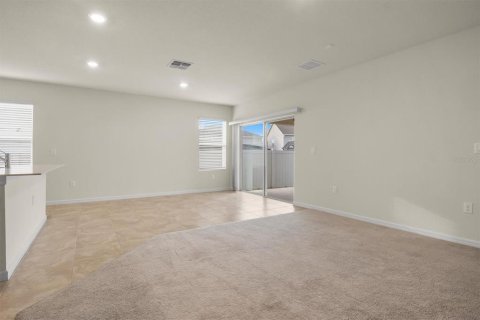House in Clermont, Florida 4 bedrooms, 146.79 sq.m. № 2218217 - photo 10