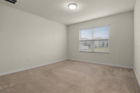 House in Clermont, Florida 4 bedrooms, 146.79 sq.m. № 2218217 - photo 12