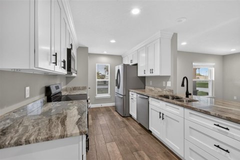 Villa ou maison à vendre à Winter Haven, Floride: 3 chambres, 113.43 m2 № 2302496 - photo 8