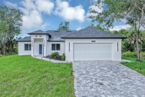 Casa en North Port, Florida 4 dormitorios, 200.02 m2 № 2123015