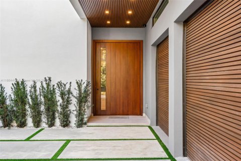 Casa en venta en Miami, Florida, 5 dormitorios, 461.91 m2 № 1728881 - foto 5