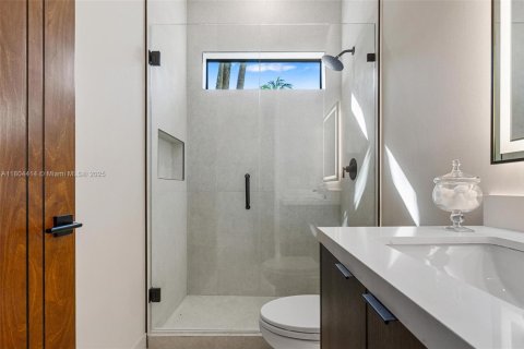 Casa en venta en Miami, Florida, 5 dormitorios, 461.91 m2 № 1728881 - foto 23